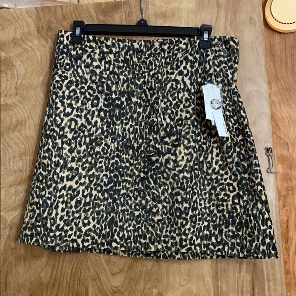New skirt with tags